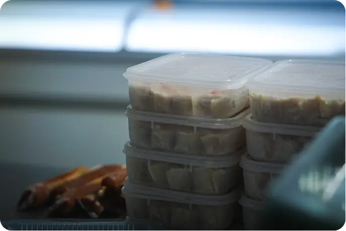 Tumpukan dimsum frozen Dimsum Qoqom siap distribusi